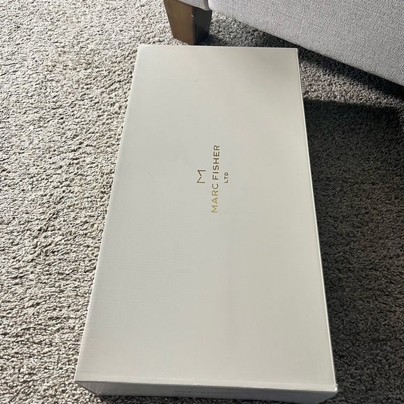 NEW! MARC FISHER Womens Hallie Leather Heels Dress Boots Dark Brown Leather - Picture 8 of 8